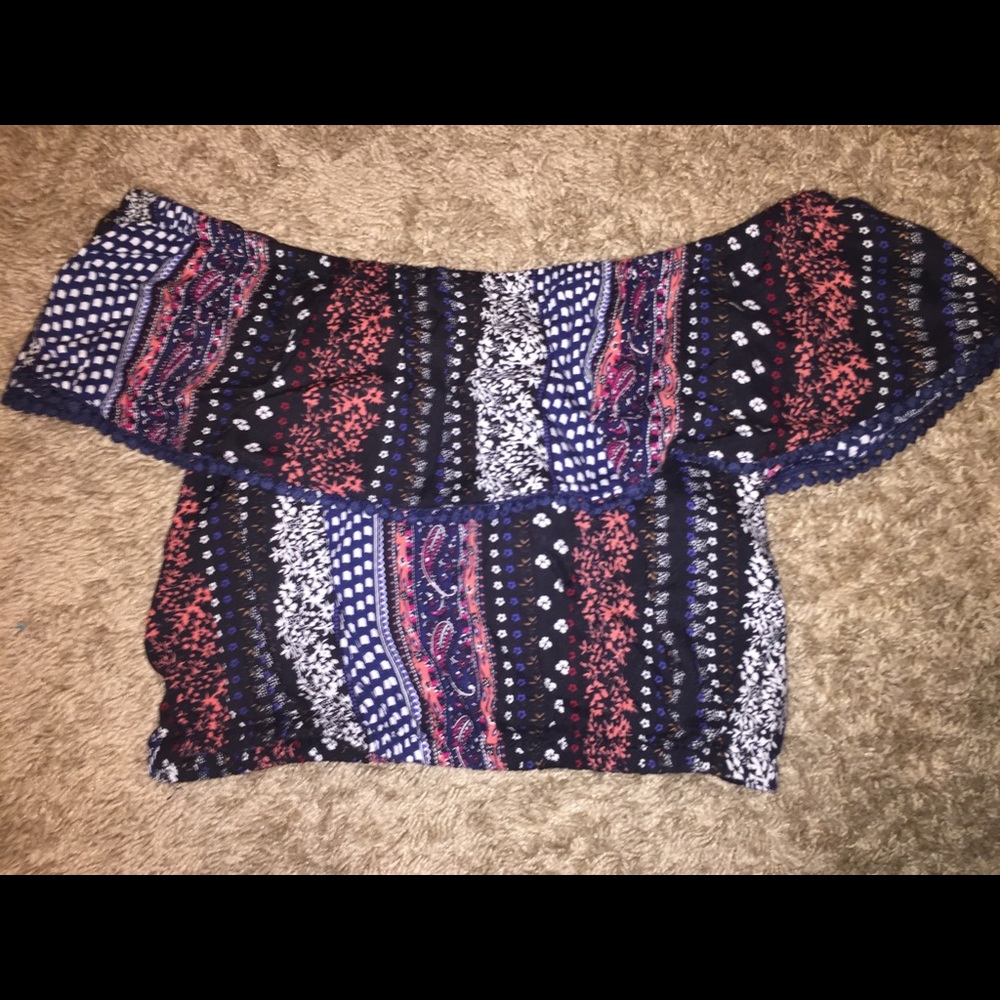 Mandela shoulder cropped shirt